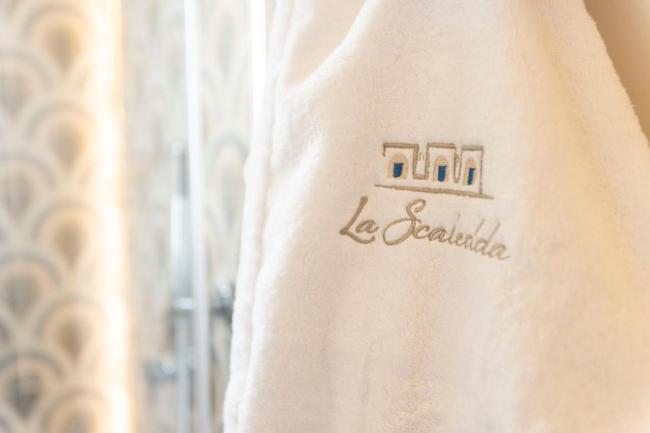 Dimora La Scaledda Bed & Breakfast Serranova Exterior photo